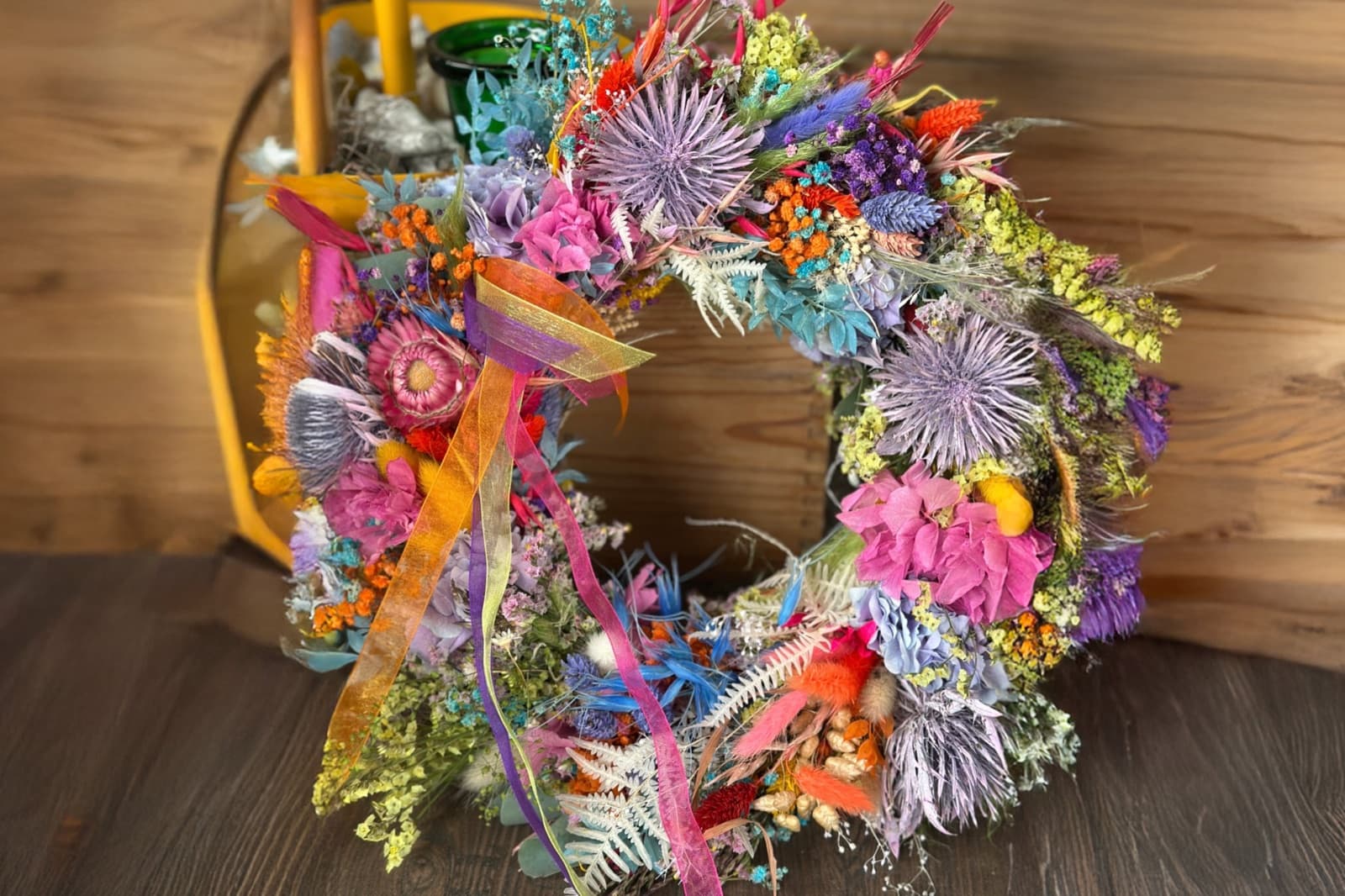 Bunter Kranz aus Trockenblumen